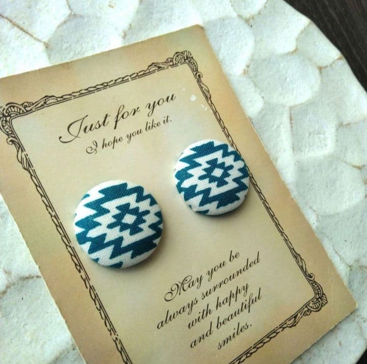 再販4　オルテガ　ボタン　ピアス　イヤリング　ネイティブ　ターコイズ　白　秋　青