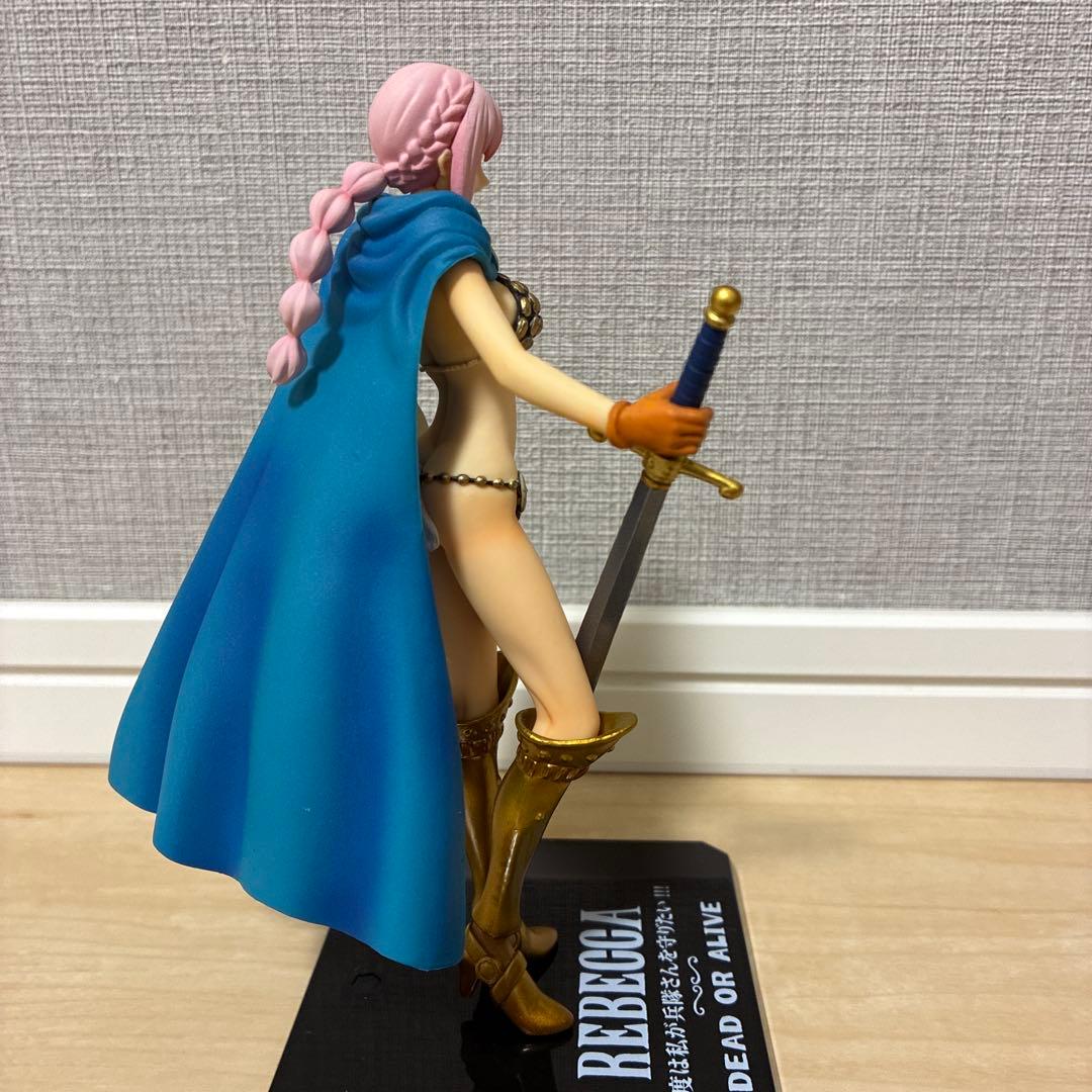 ワンピース フィギュアーツ レベッカ フィギュア 片足の兵隊さん付き