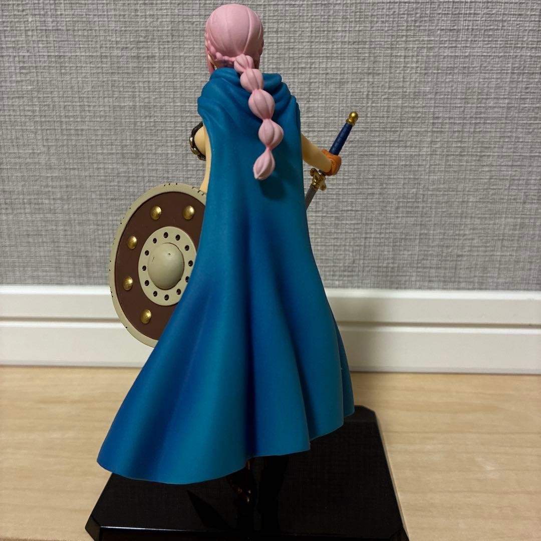 ワンピース フィギュアーツ レベッカ フィギュア 片足の兵隊さん付き
