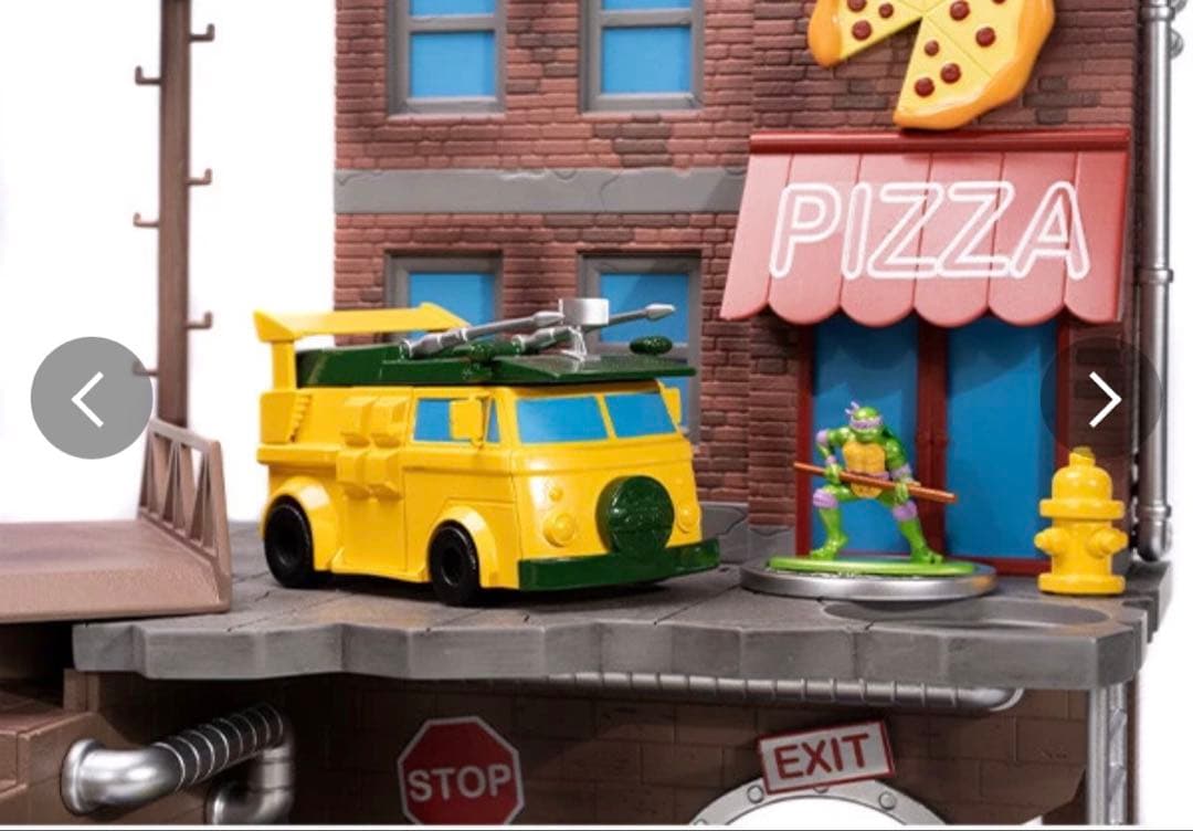 ミニカー TMNT TURTLE LAIR W/4 FIGURES + VEHICLE