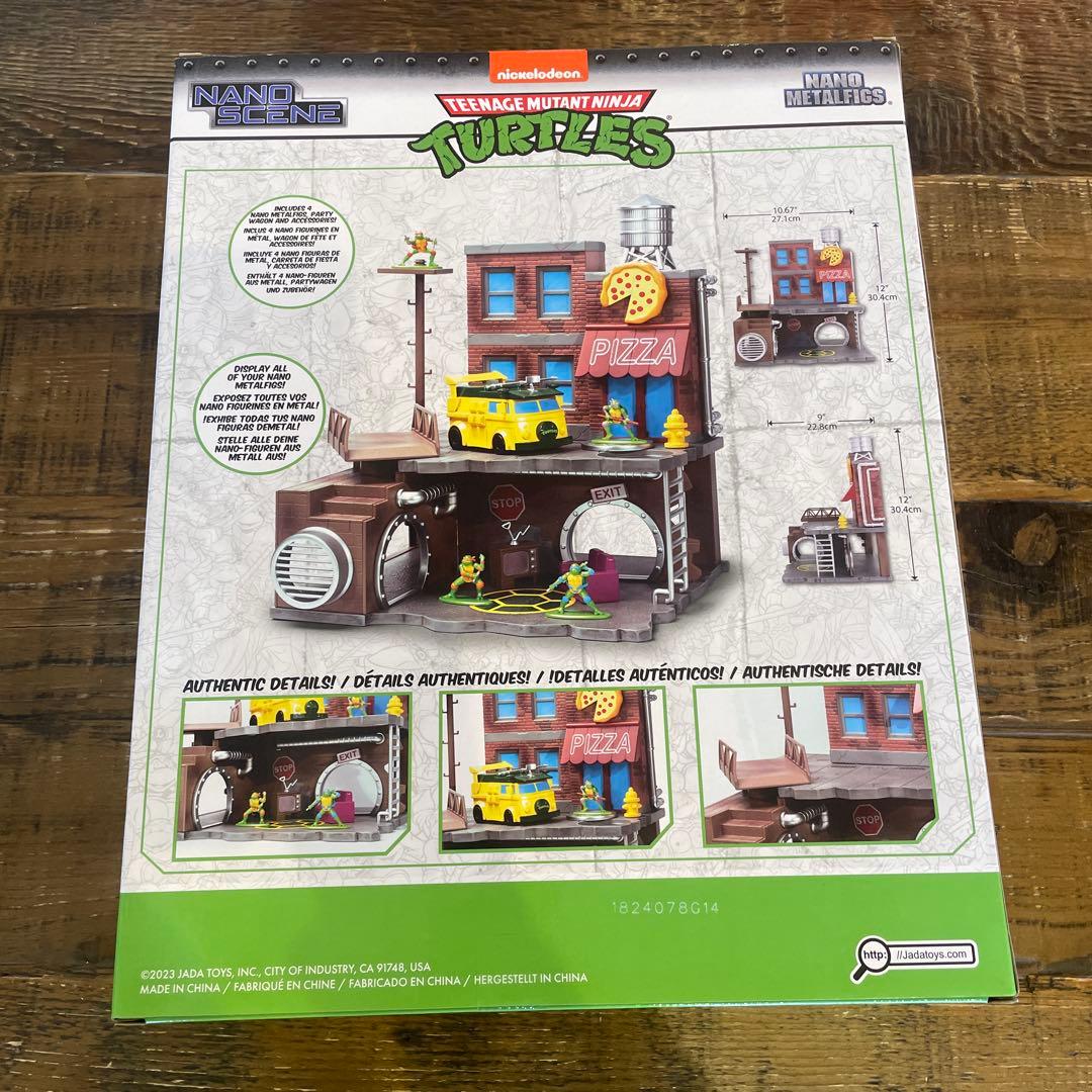 ミニカー TMNT TURTLE LAIR W/4 FIGURES + VEHICLE