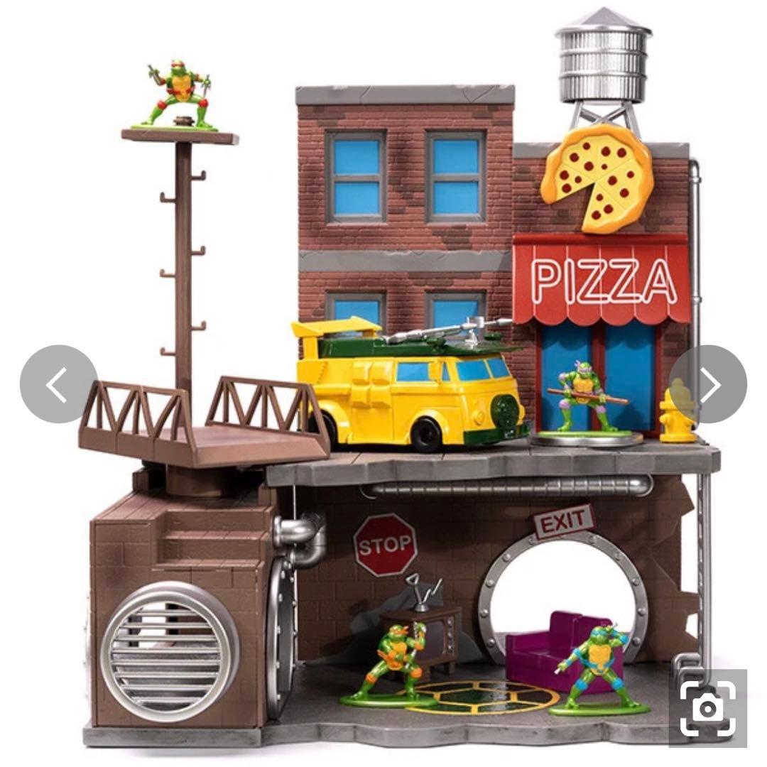 ミニカー TMNT TURTLE LAIR W/4 FIGURES + VEHICLE