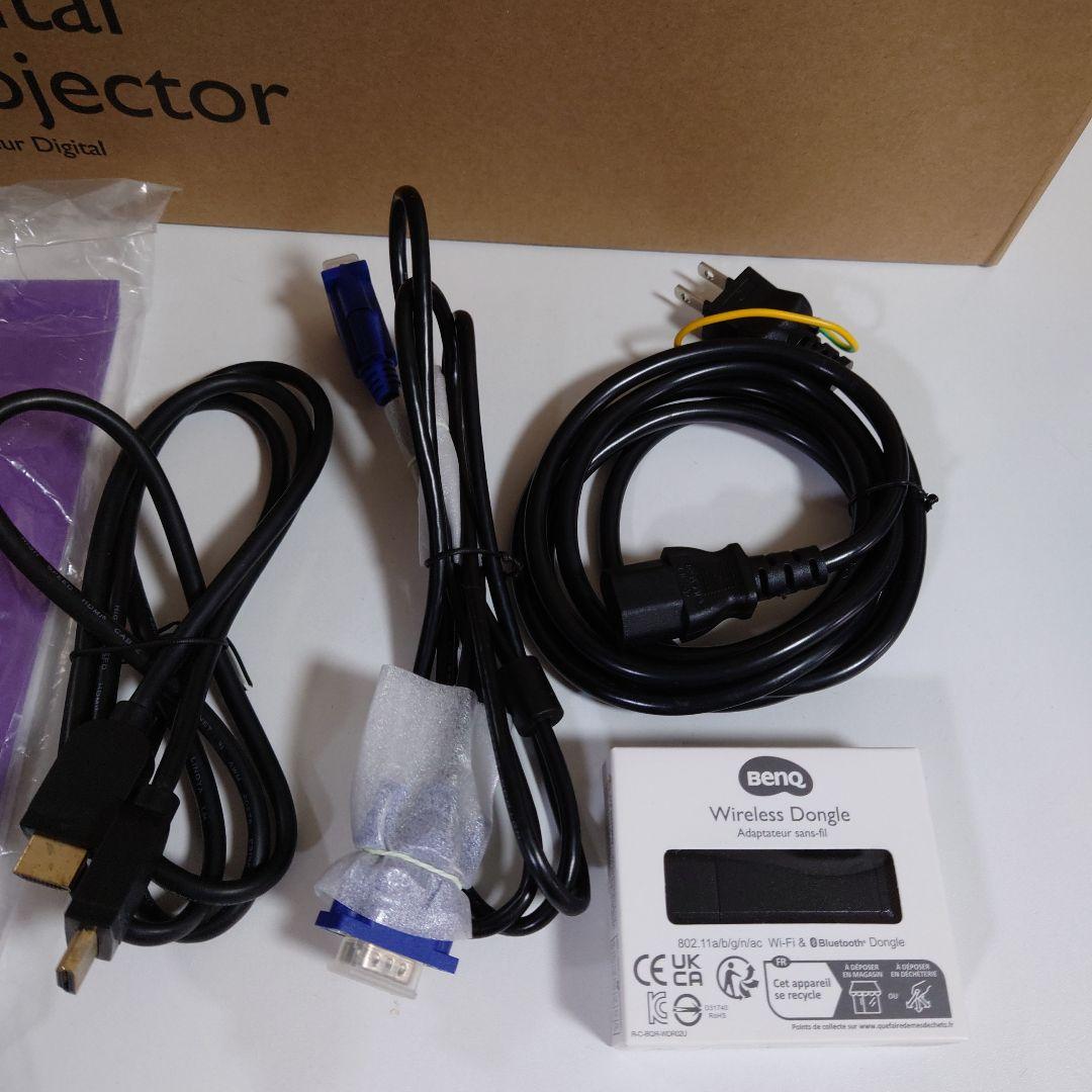 【美品】BenQ　プロジェクター　EW600　ベンキュー