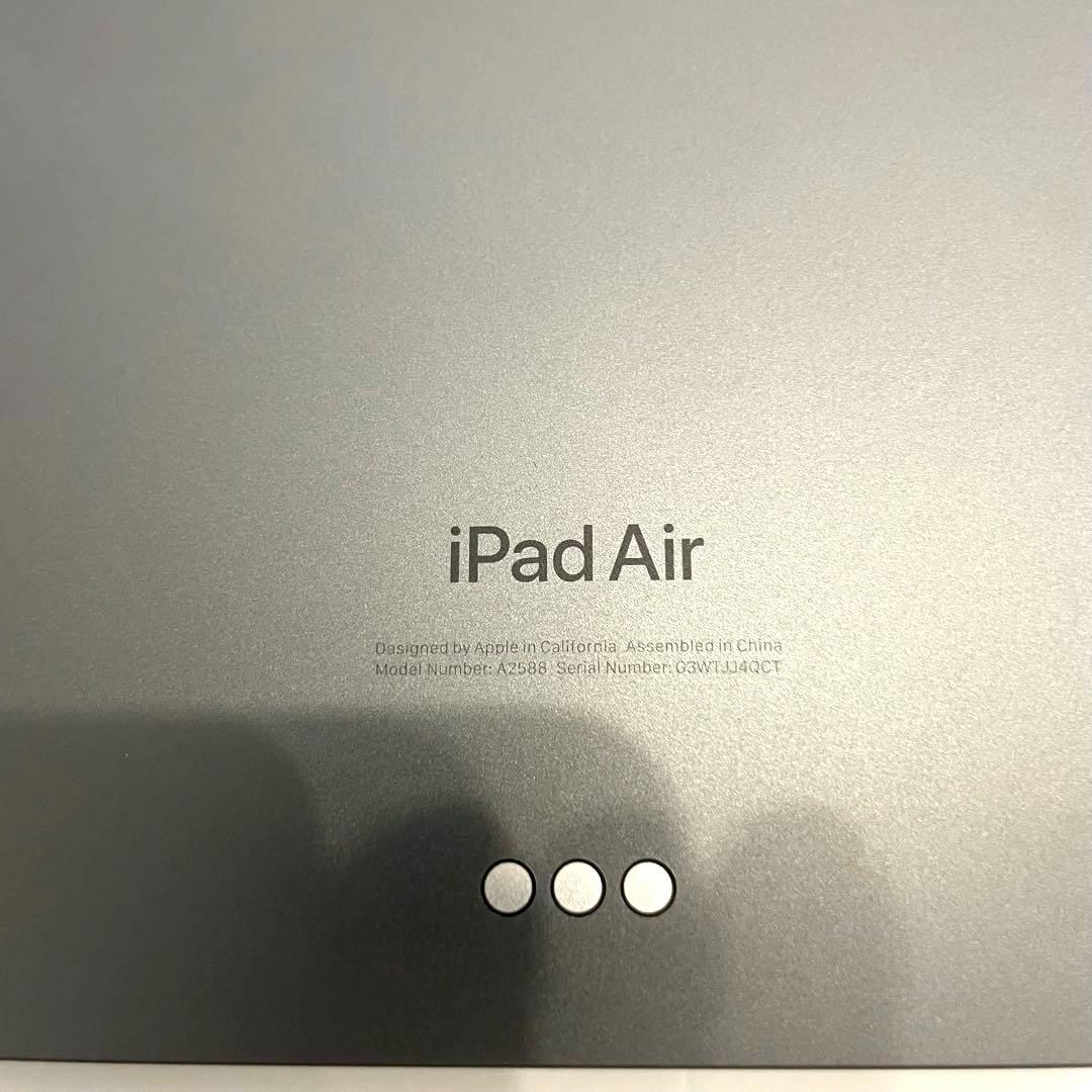 【F】iPad Air (第5世代) 10.9インチ スペースグレイ タブレット