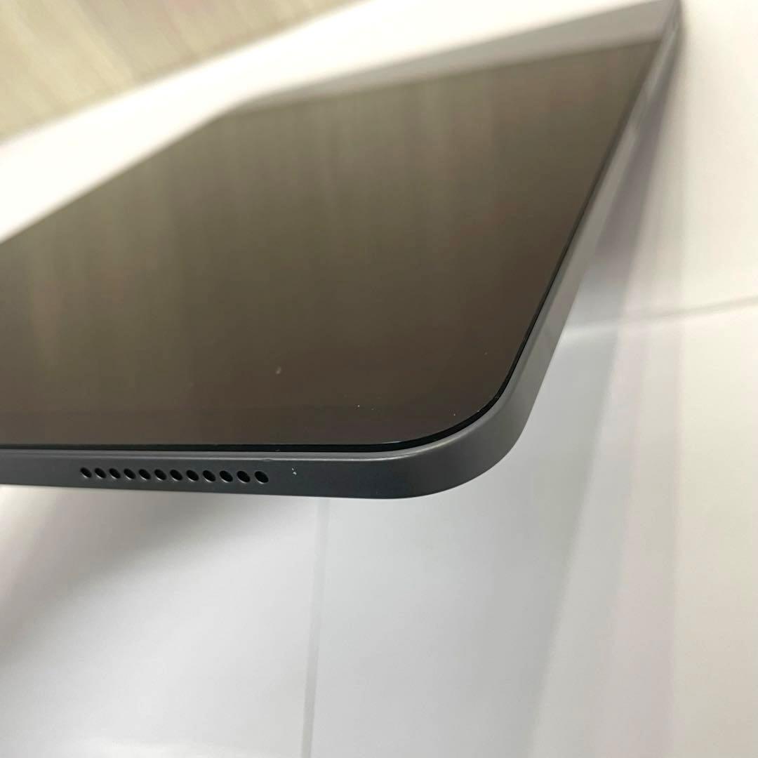 【F】iPad Air (第5世代) 10.9インチ スペースグレイ タブレット
