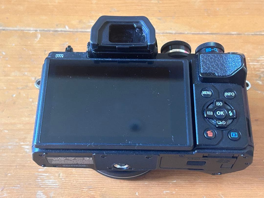 OLYMPUS OM−D E−M10 Mark 3 Wズームキット 黒