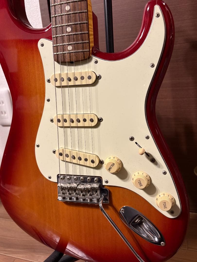 Fender Japan エレキギター Uシリアル 日本製　【虎目】