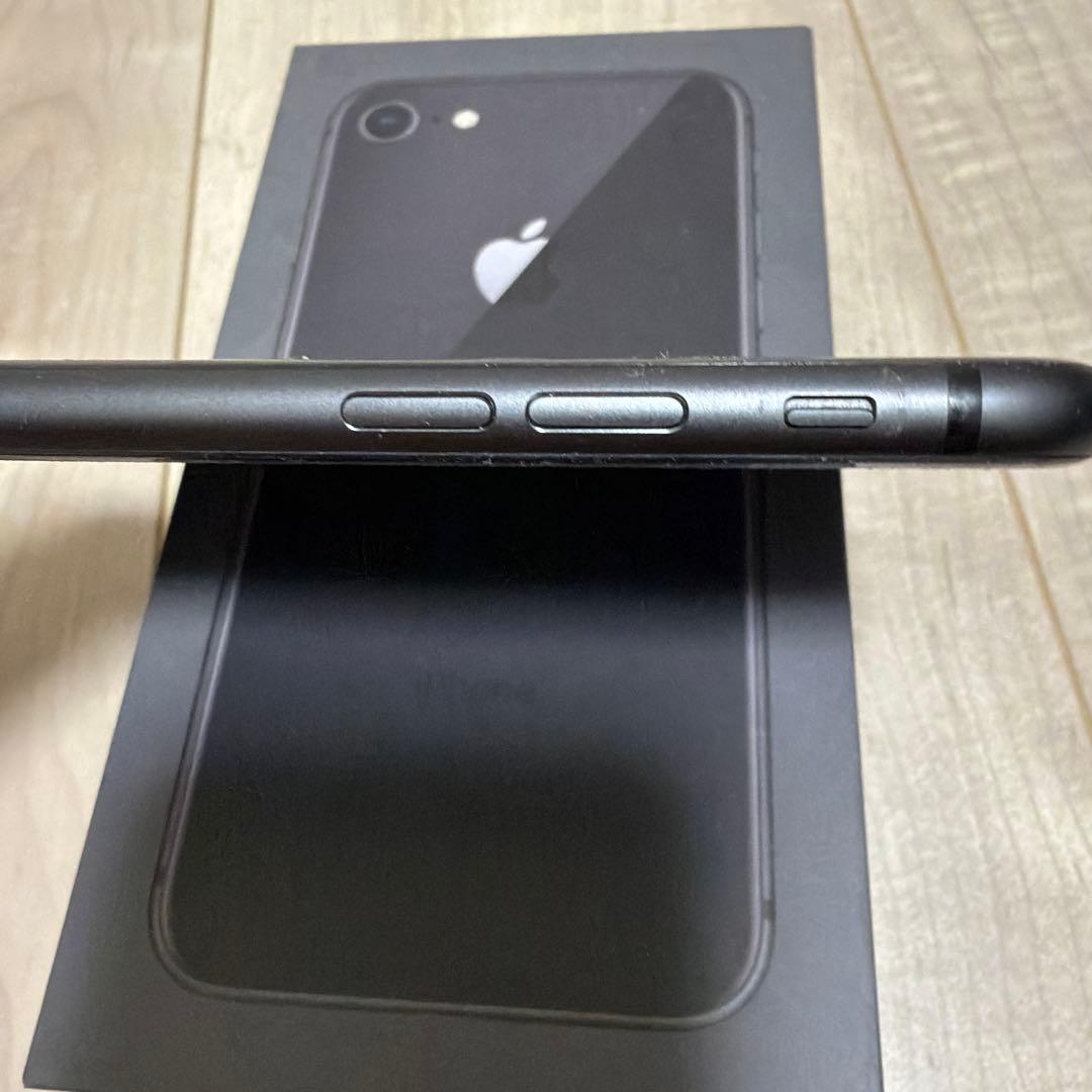 iPhone8、64GB