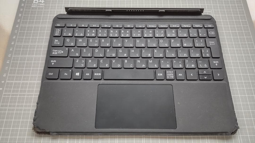 Surface GO 64GB/4GB、専用キーボード、ペン、充電器、箱