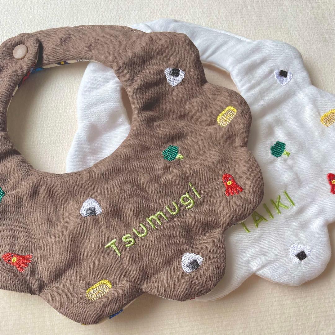 【専用】たこさんウィンナーとおにぎりのハラペコ刺繍スタイ　4枚分