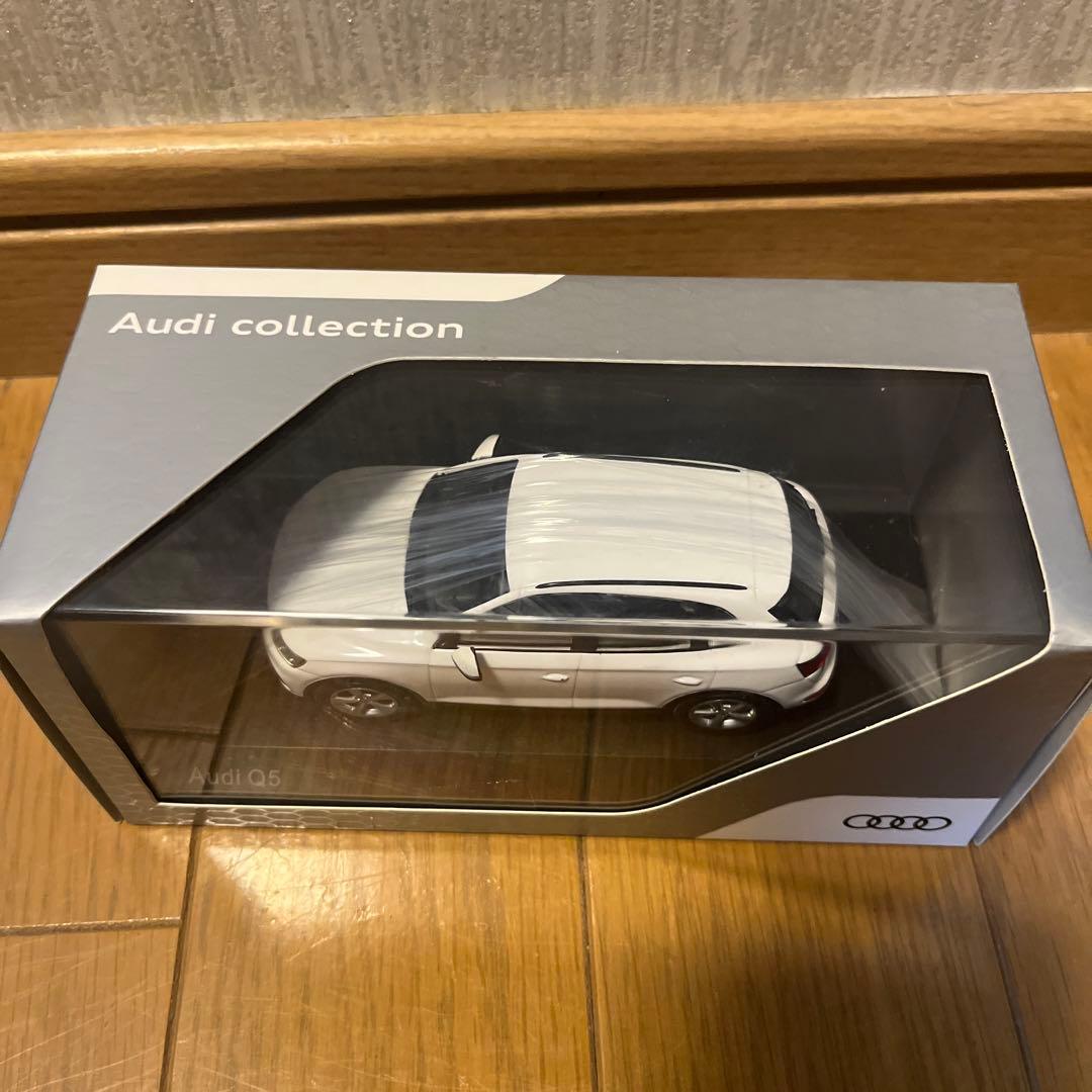 Audi Q5 ミニカー Audi collection