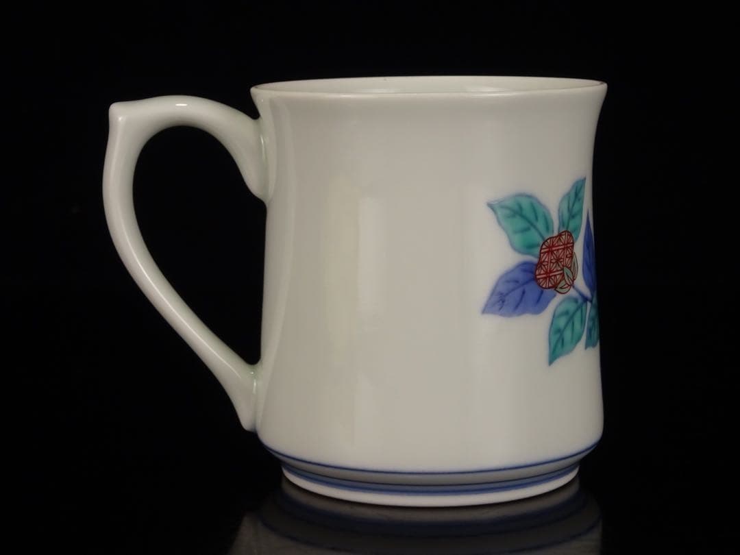 十四代　今泉今右衛門　本人作　色絵　墨はじき　瑞花文　碗　マグカップ　ビアマグ