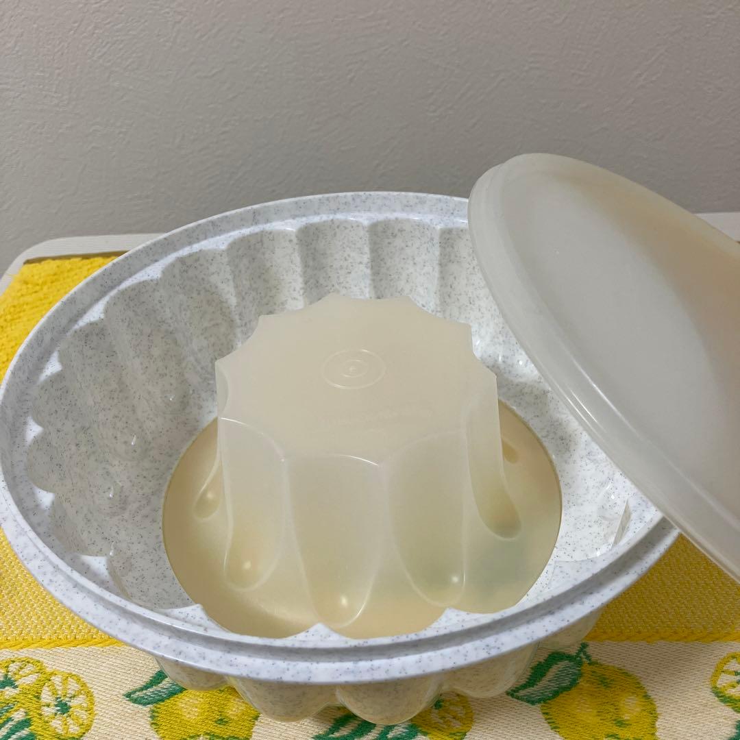 Tupperware 6カップ ジェリージェル リング デザート型　大型
