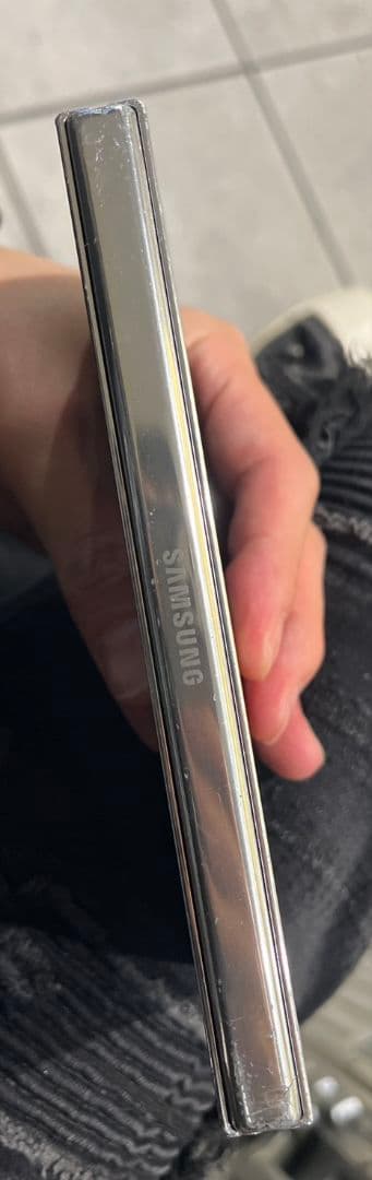 Samsung Galaxy Z fold5ホワイト 本体