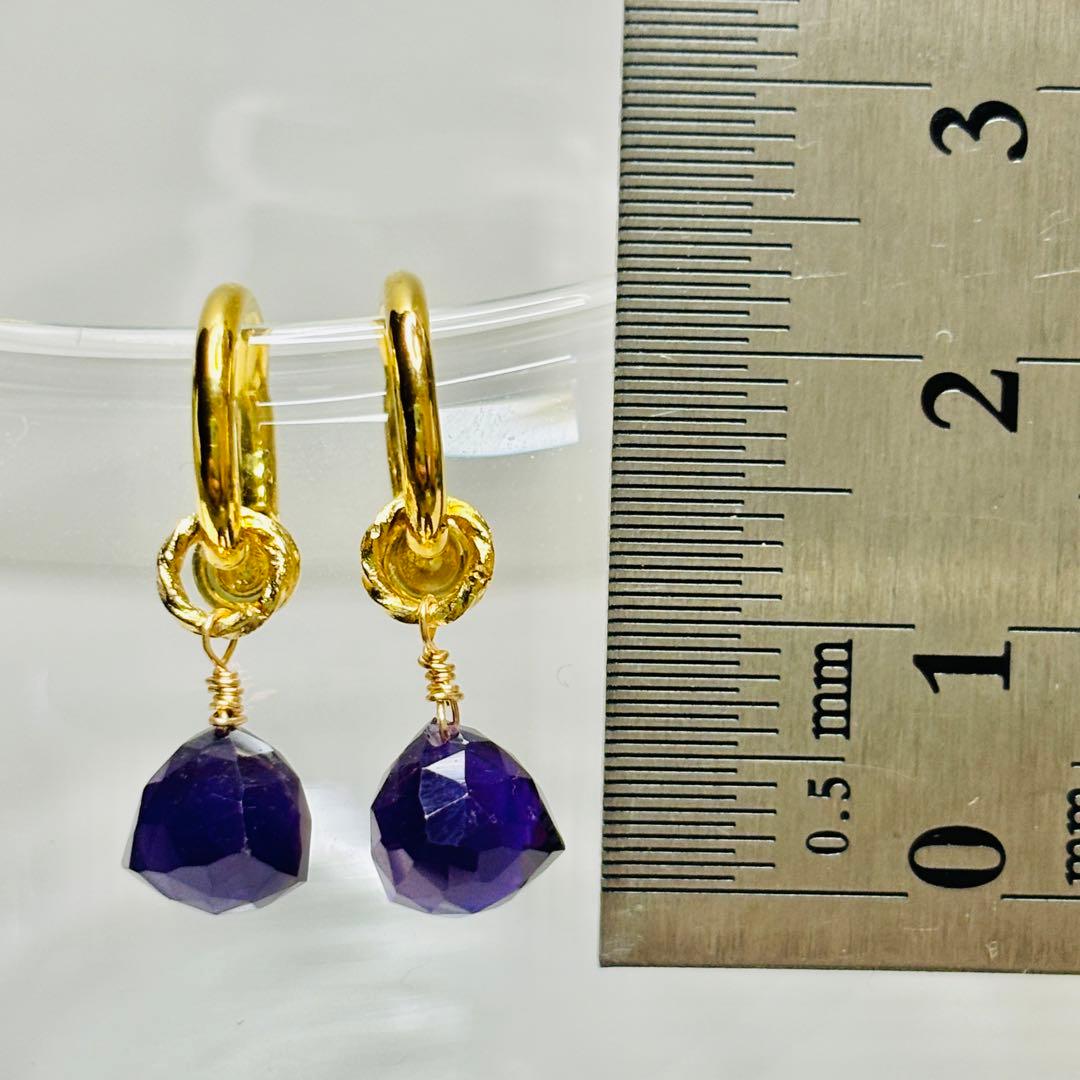 トライアングルカットのアメジスト　S-17