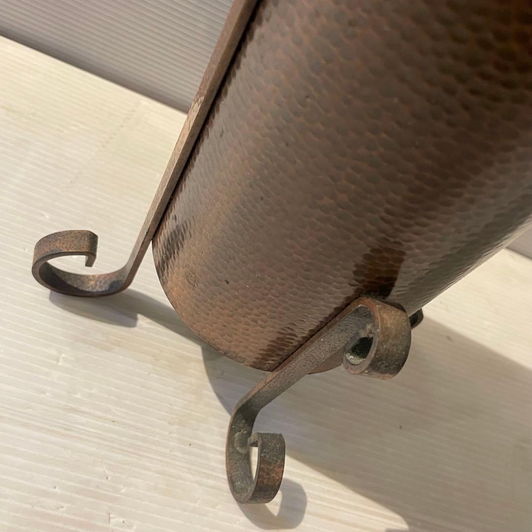 銅製　アンティーク調フラワーベース（花瓶）アンブレラスタンド　槌目（つちめ）