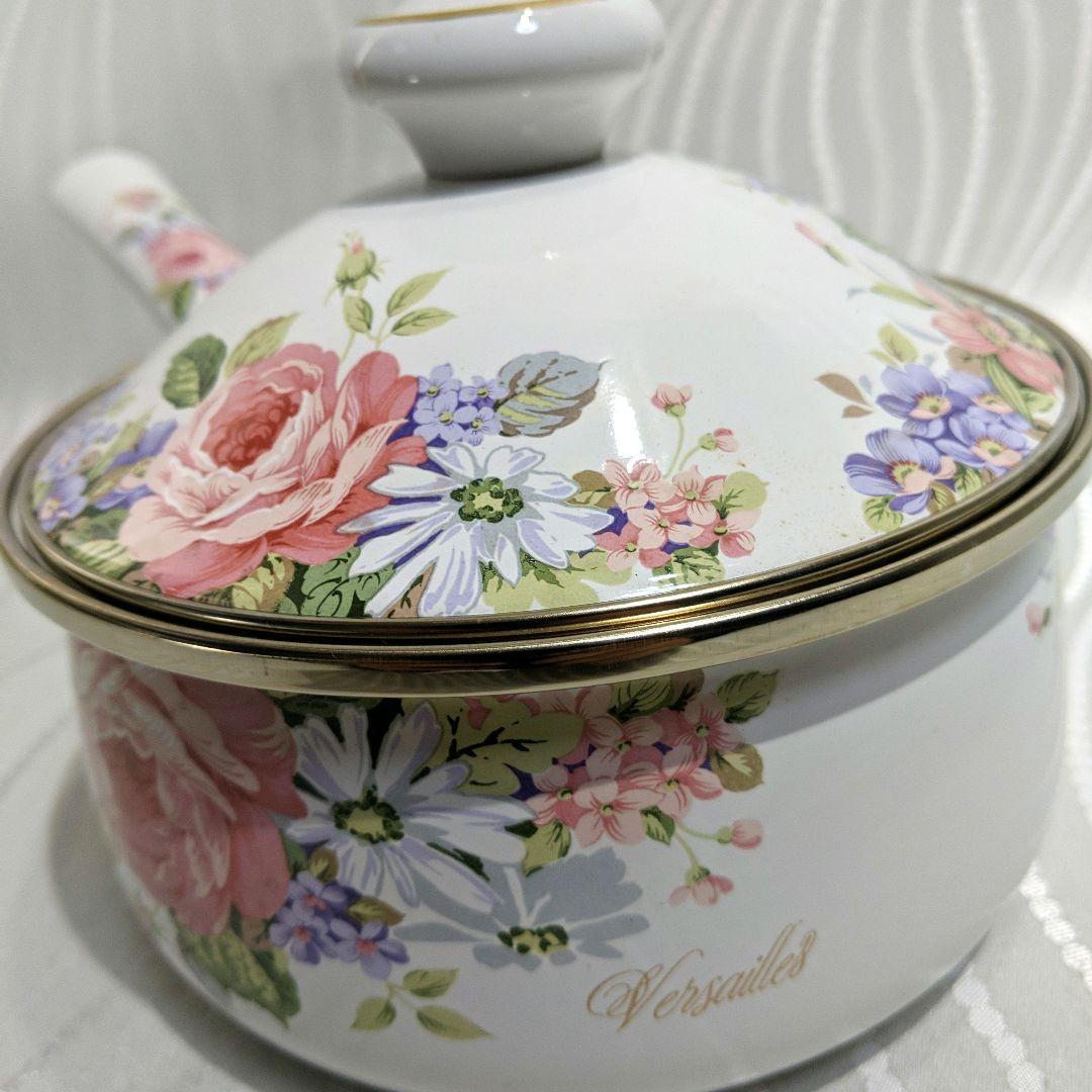 【未使用】EJIRYエジリー　ホーロー片手鍋　16cm　　　 ベルサイユローズ柄