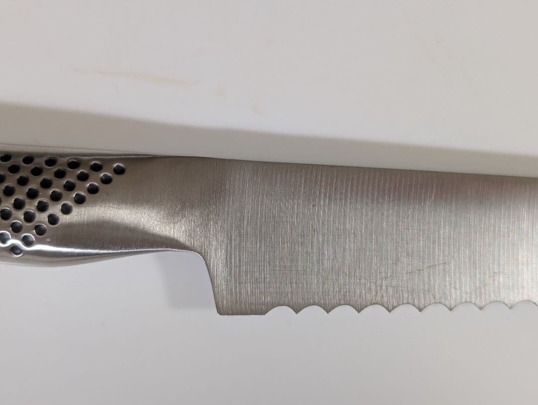 【新品未使用・箱付き】GLOBAL G-9 パン切りナイフ　包丁