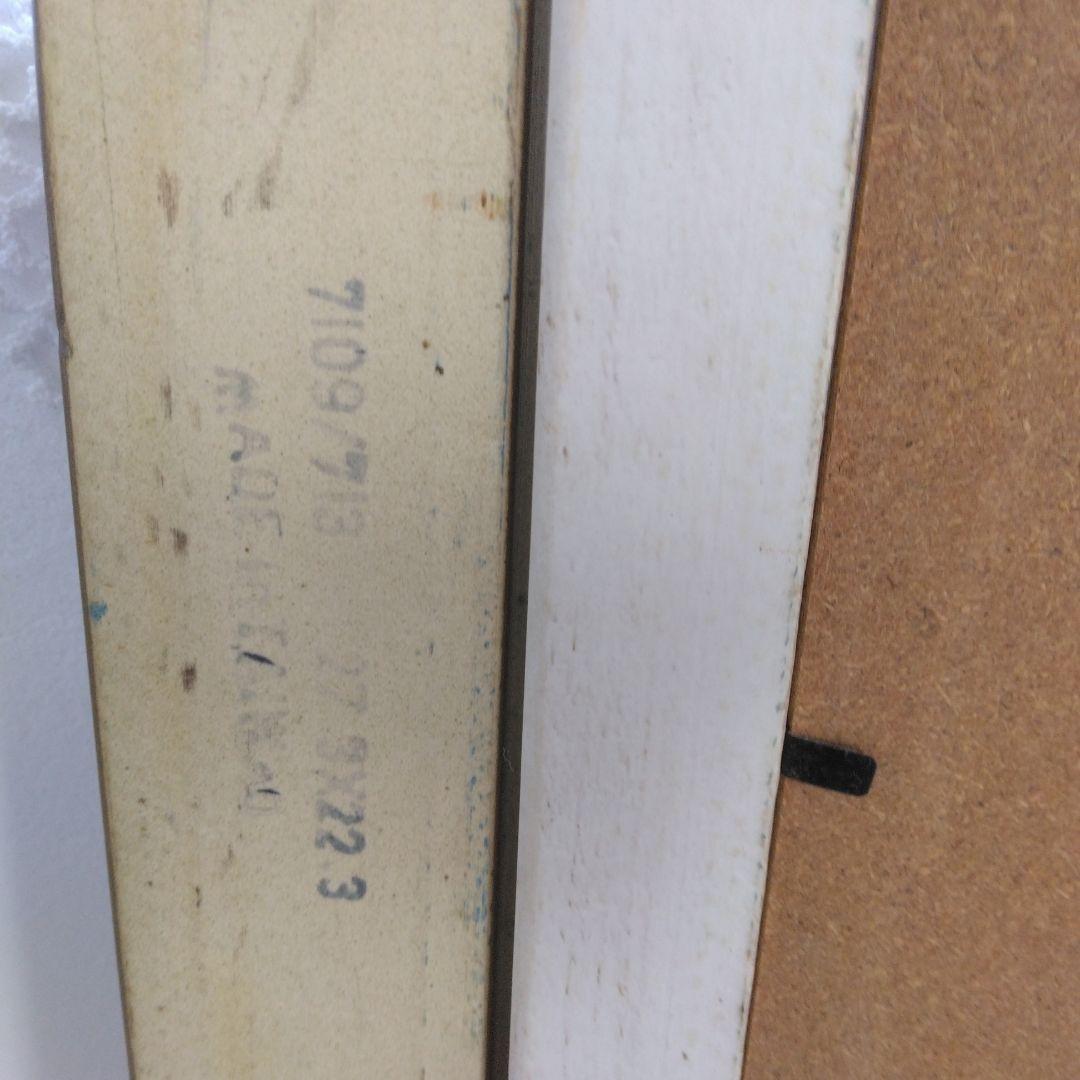 ピアノを弾く女性の絵画