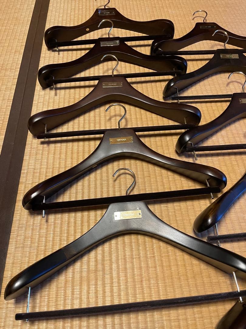トムフォード　木製ハンガー10本セット