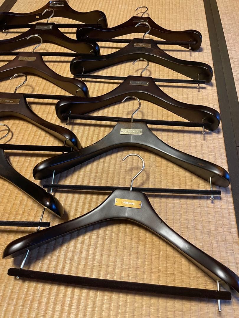 トムフォード　木製ハンガー10本セット