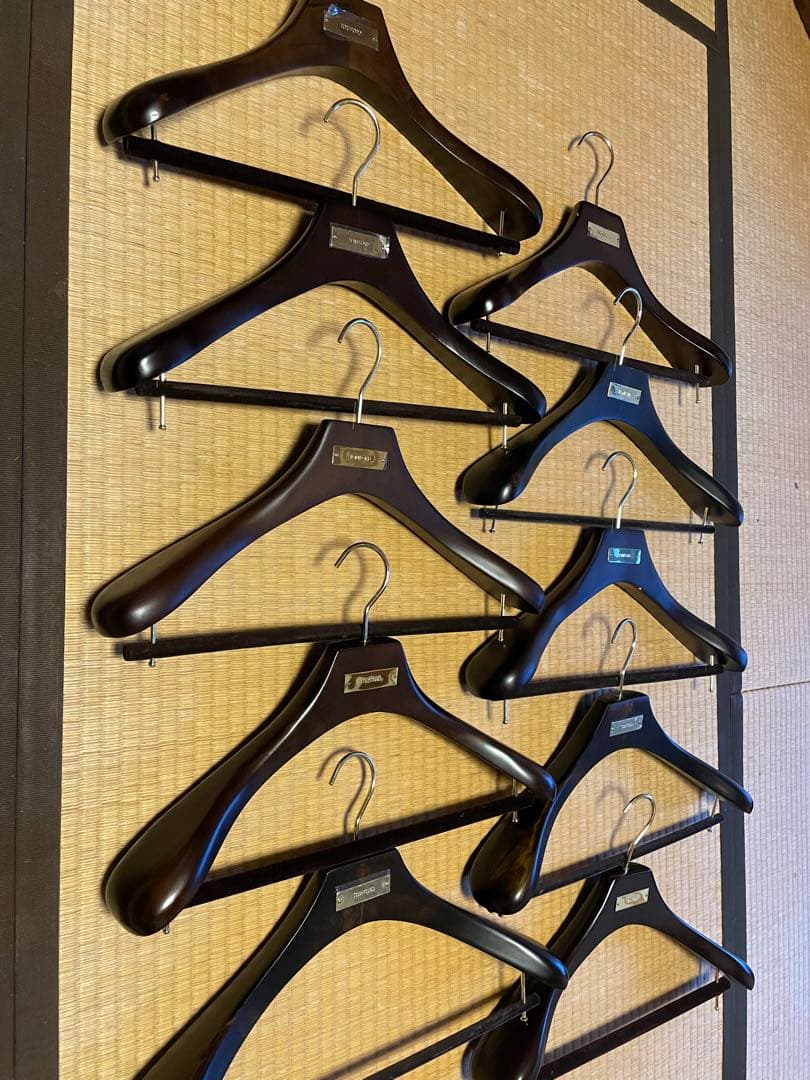 トムフォード　木製ハンガー10本セット