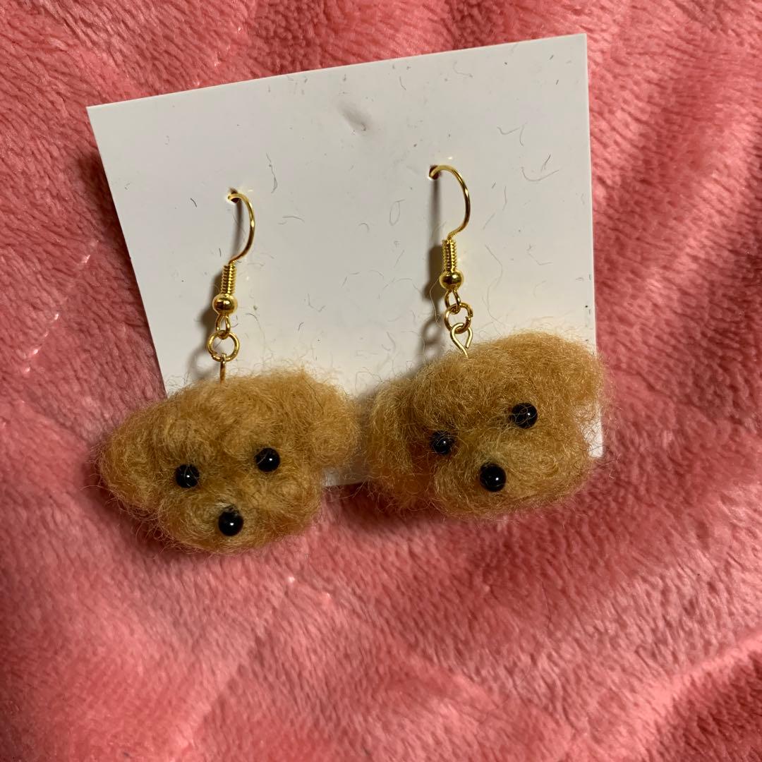 羊毛フェルトハンドメイドトイプードルピアス