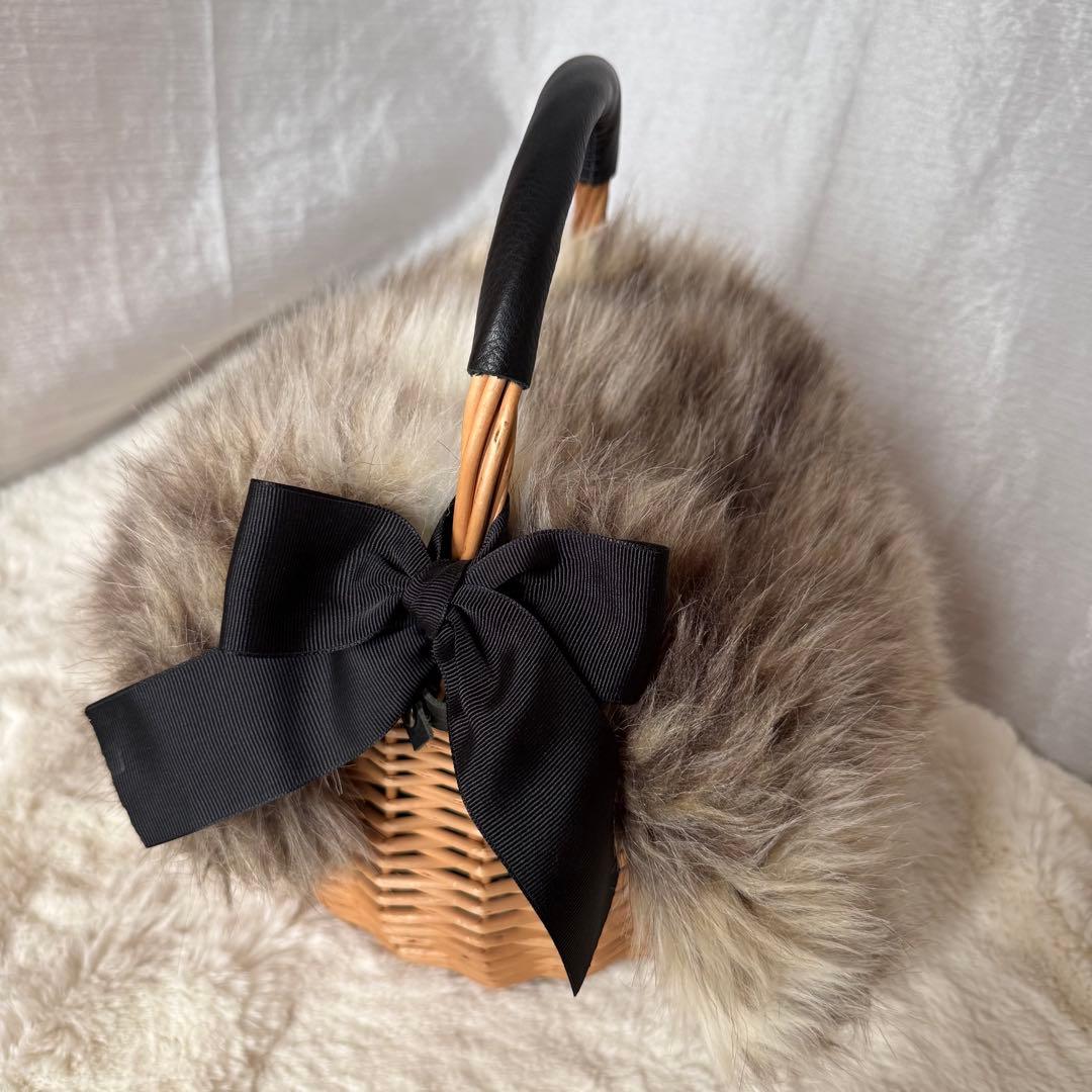 【美品⭐︎未使用】リボン 丸かごバッグ 巾着ブラック 取り外しファー付き