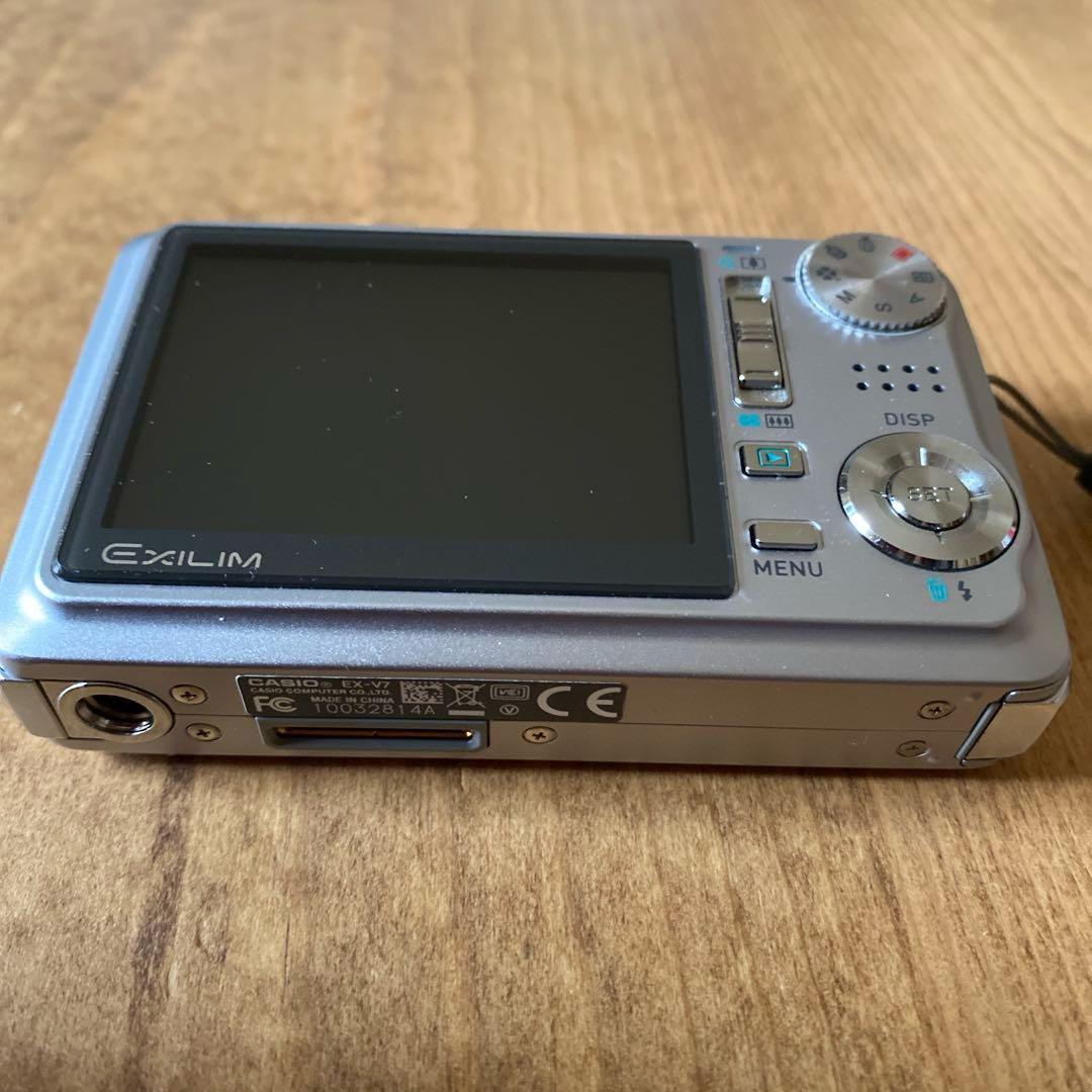 CASIO EXILIM EX-V7 デジタルカメラ　カシオ