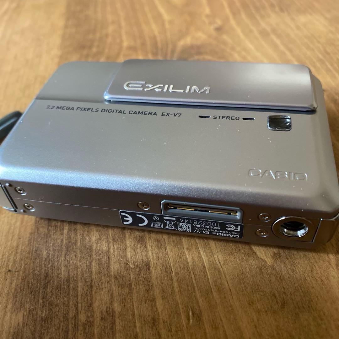 CASIO EXILIM EX-V7 デジタルカメラ　カシオ