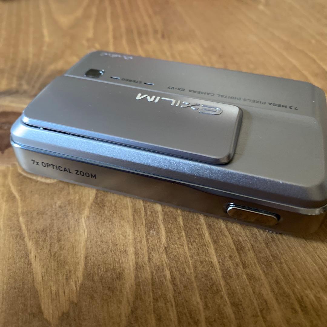 CASIO EXILIM EX-V7 デジタルカメラ　カシオ