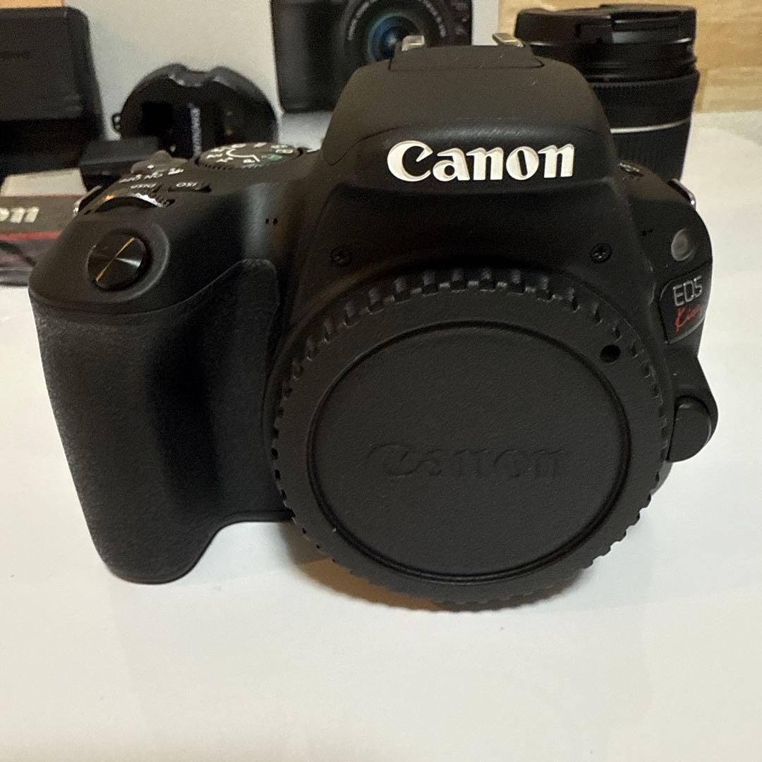【美品】CANON EOS Kiss X9標準レンズセットデジタル一眼レフカメラ