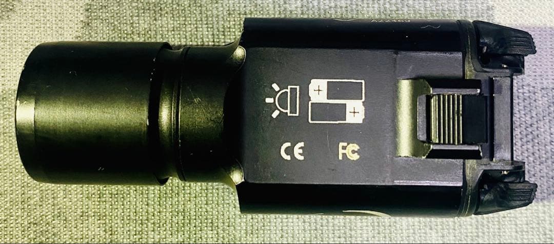 【実物】シュアファイア x300 ウェポンライト