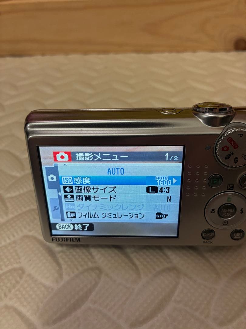 元箱付き　fujifilm&富士フイルム　f70exr デジタルカメラ