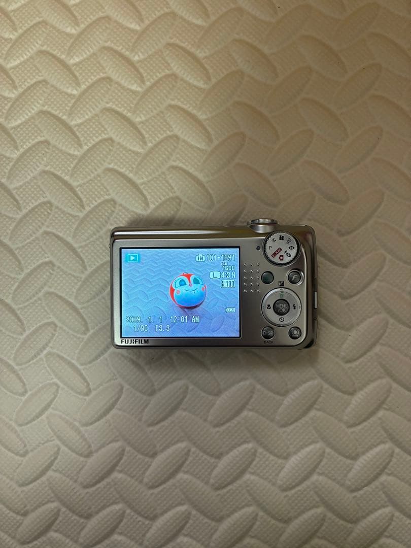 元箱付き　fujifilm&富士フイルム　f70exr デジタルカメラ