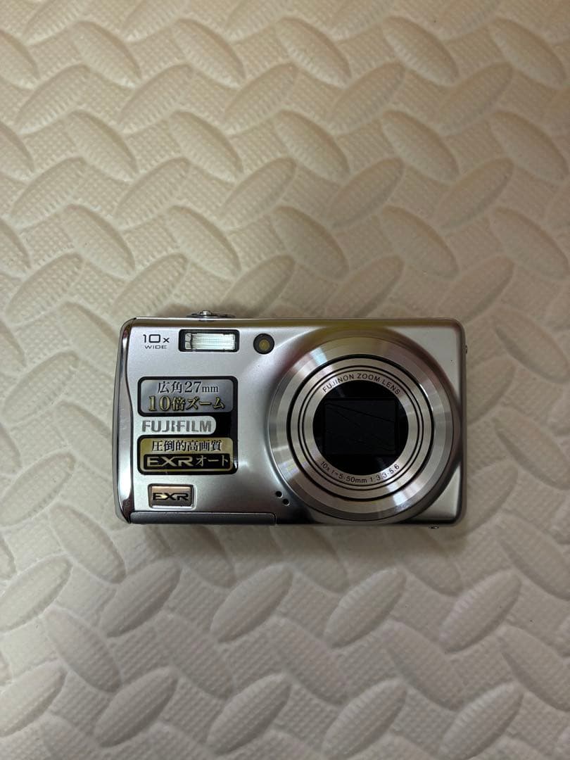 元箱付き　fujifilm&富士フイルム　f70exr デジタルカメラ
