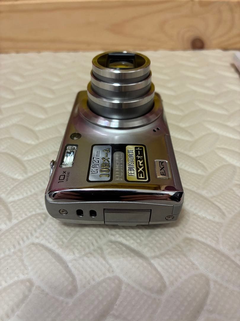 元箱付き　fujifilm&富士フイルム　f70exr デジタルカメラ