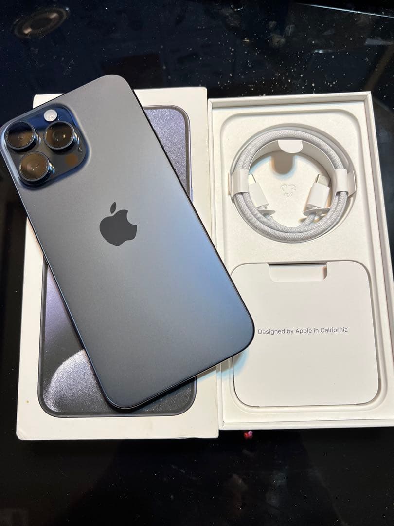 【香港版】美品 Iphone15 Pro max 512GB 迅速発送