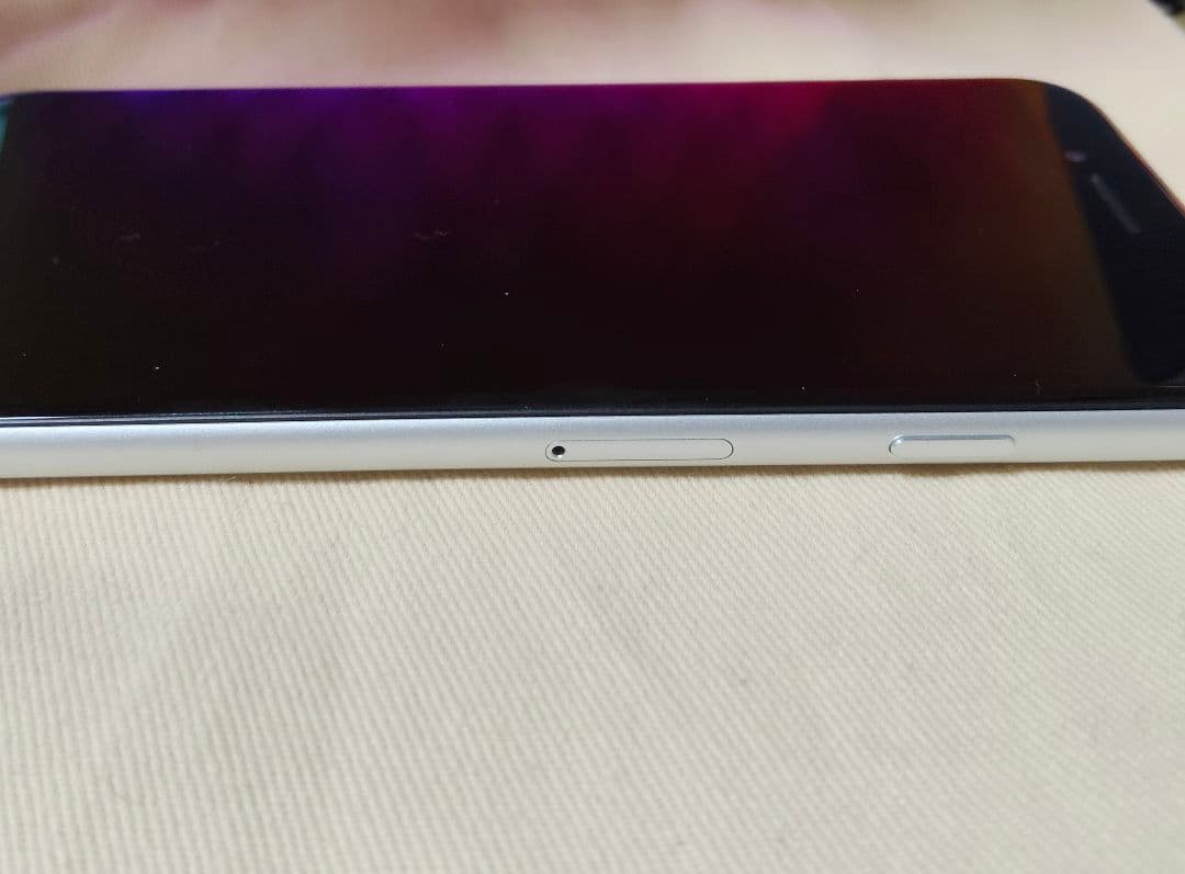 Apple iPhone SE 第2世代 ホワイト 本体 64GB