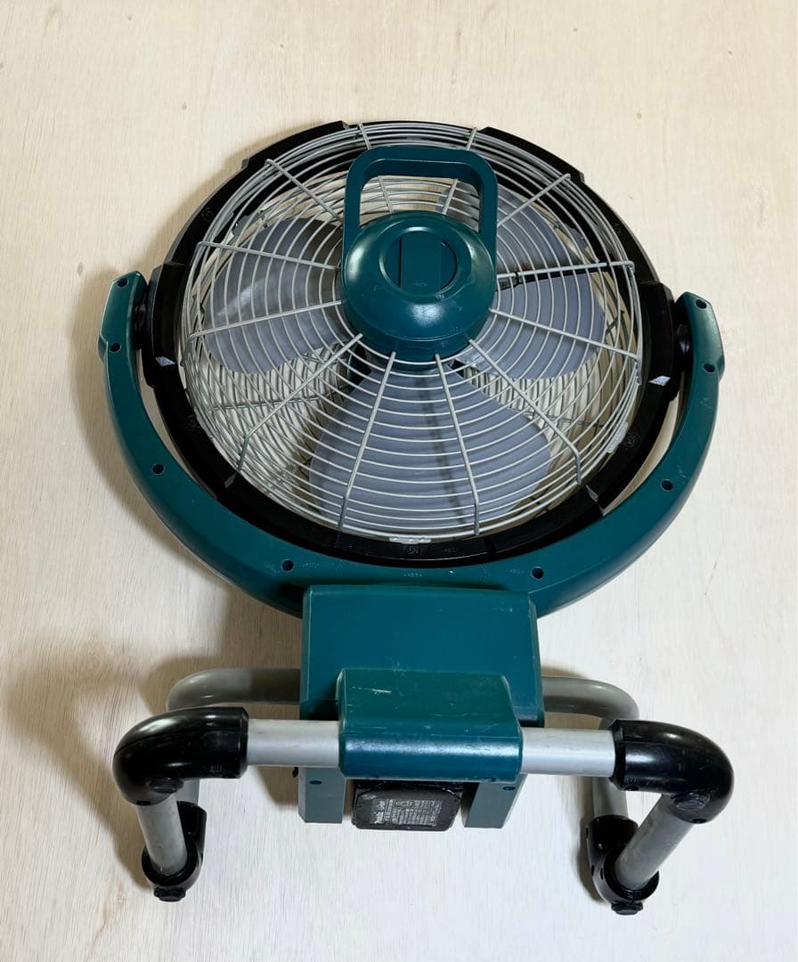動作◎ マキタCF300D 扇風機 本体アダプターとバッテリー付き makita