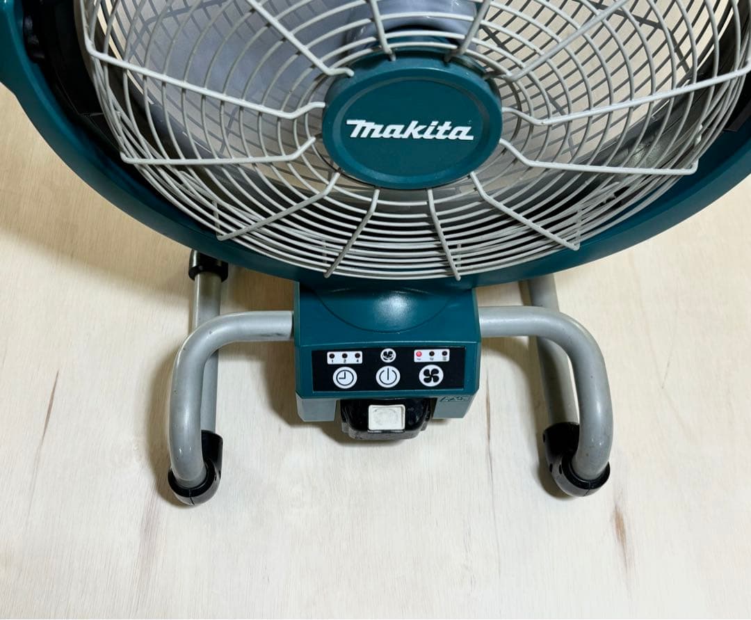 動作◎ マキタCF300D 扇風機 本体アダプターとバッテリー付き makita