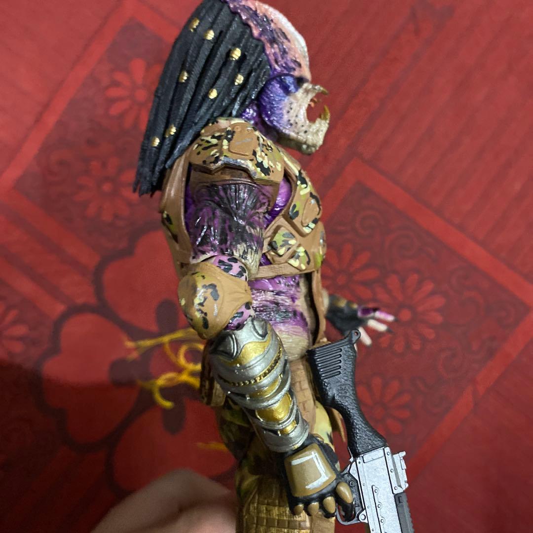 NECA エミッサリー　プレデター