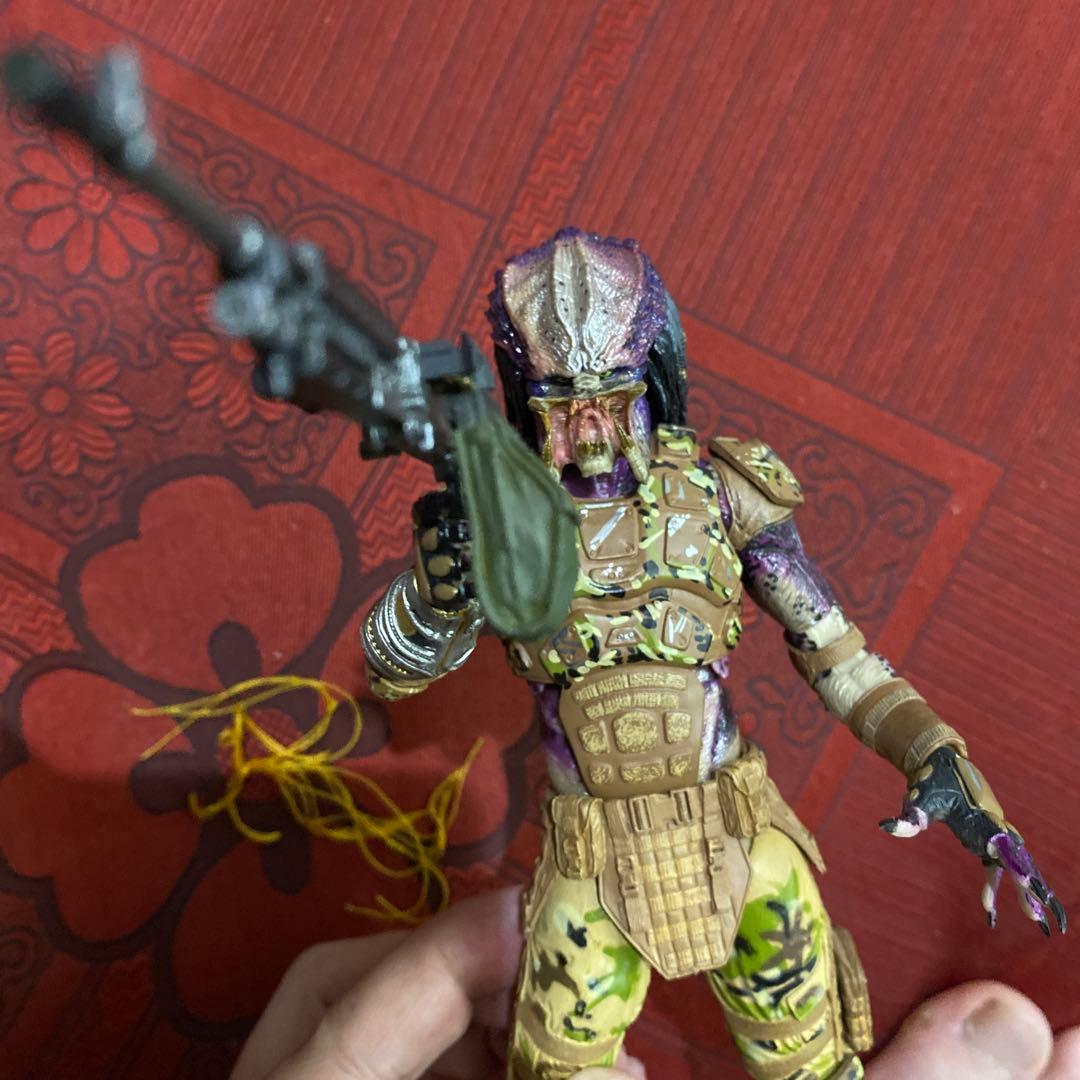 NECA エミッサリー　プレデター