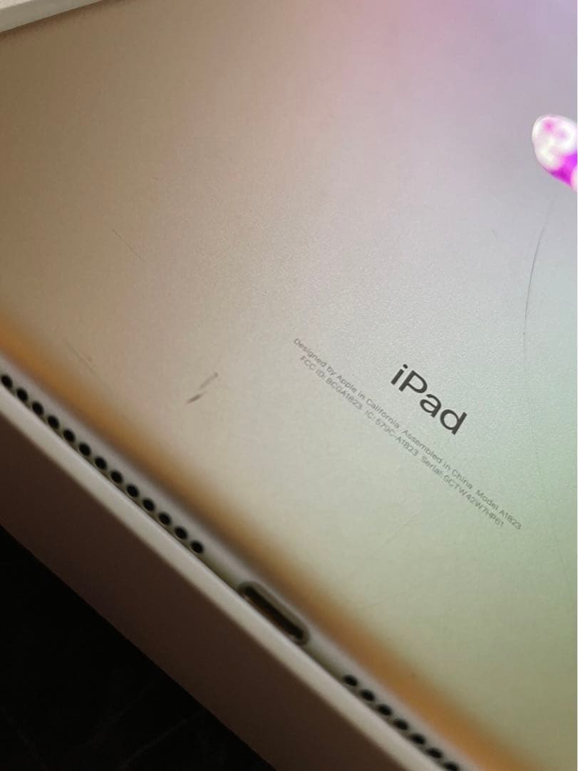 【iPad 第5世代】32GB ゴールド　セルラーモデルSoftBank※箱付き