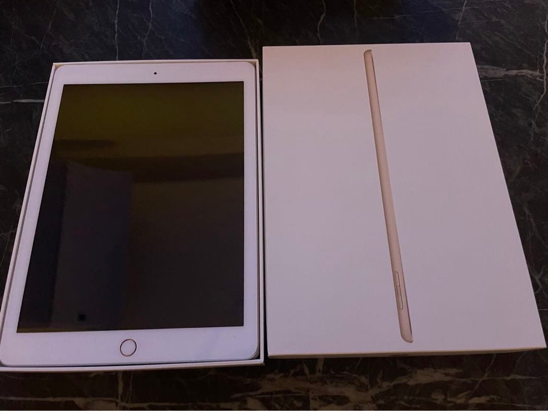 【iPad 第5世代】32GB ゴールド　セルラーモデルSoftBank※箱付き