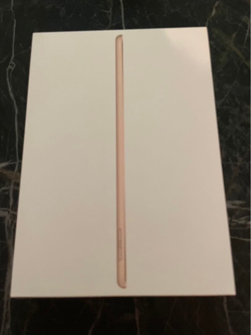 【iPad 第5世代】32GB ゴールド　セルラーモデルSoftBank※箱付き