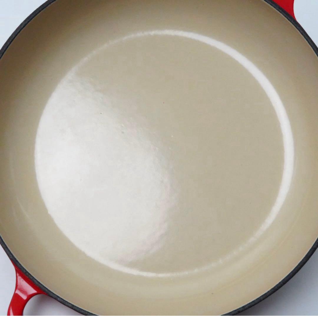 【美品】LE CREUSET　ビュッフェキャセロール　チェリーレッド　22cm
