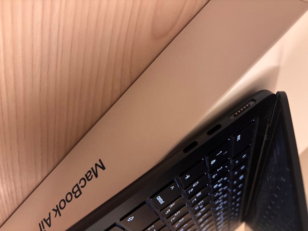 【美品】MacBook Air M2 13.6インチ 2022 ミッドナイト
