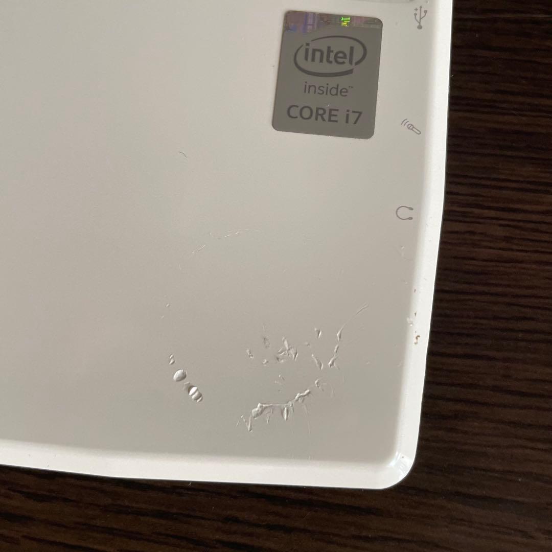 Fujitsu LIFEBOOK 15.6インチ ホワイト AH53/U