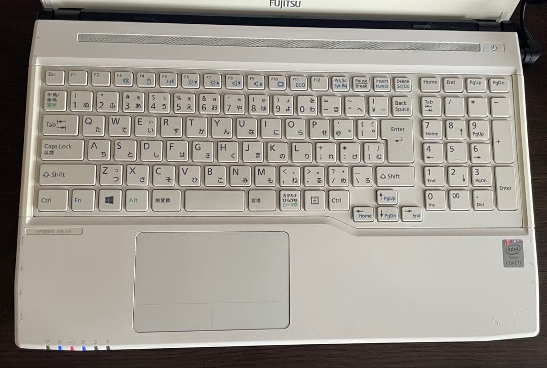 Fujitsu LIFEBOOK 15.6インチ ホワイト AH53/U